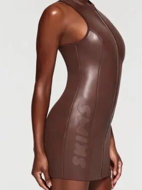 **RARE**SKIMS Rubberized Mock Neck, ZIP UP Swim Dress NWT in Cocoa